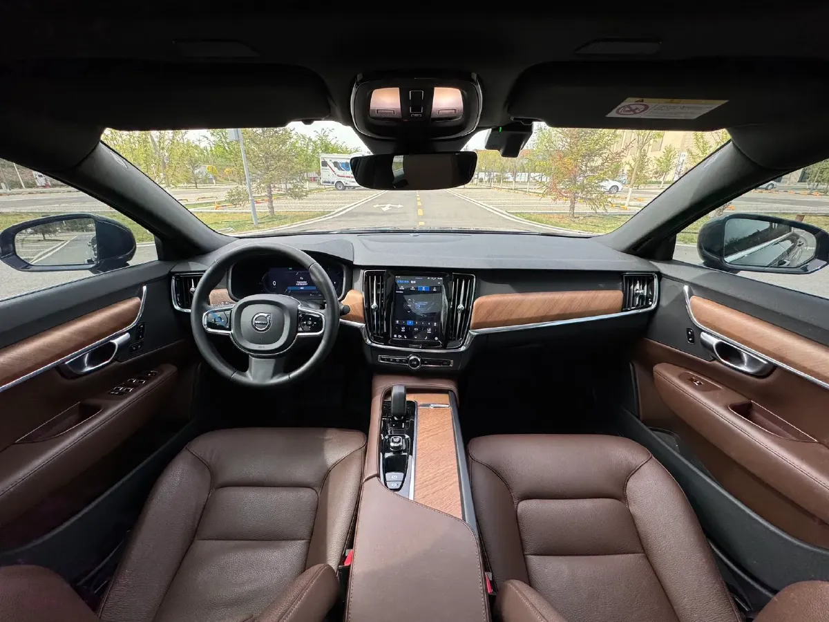 2023 Volvo S90 2.0T 250HP L4 8AT,autocango,china used car exporter,china ev exporter,chinese used car exporter,chinese used ev exporter