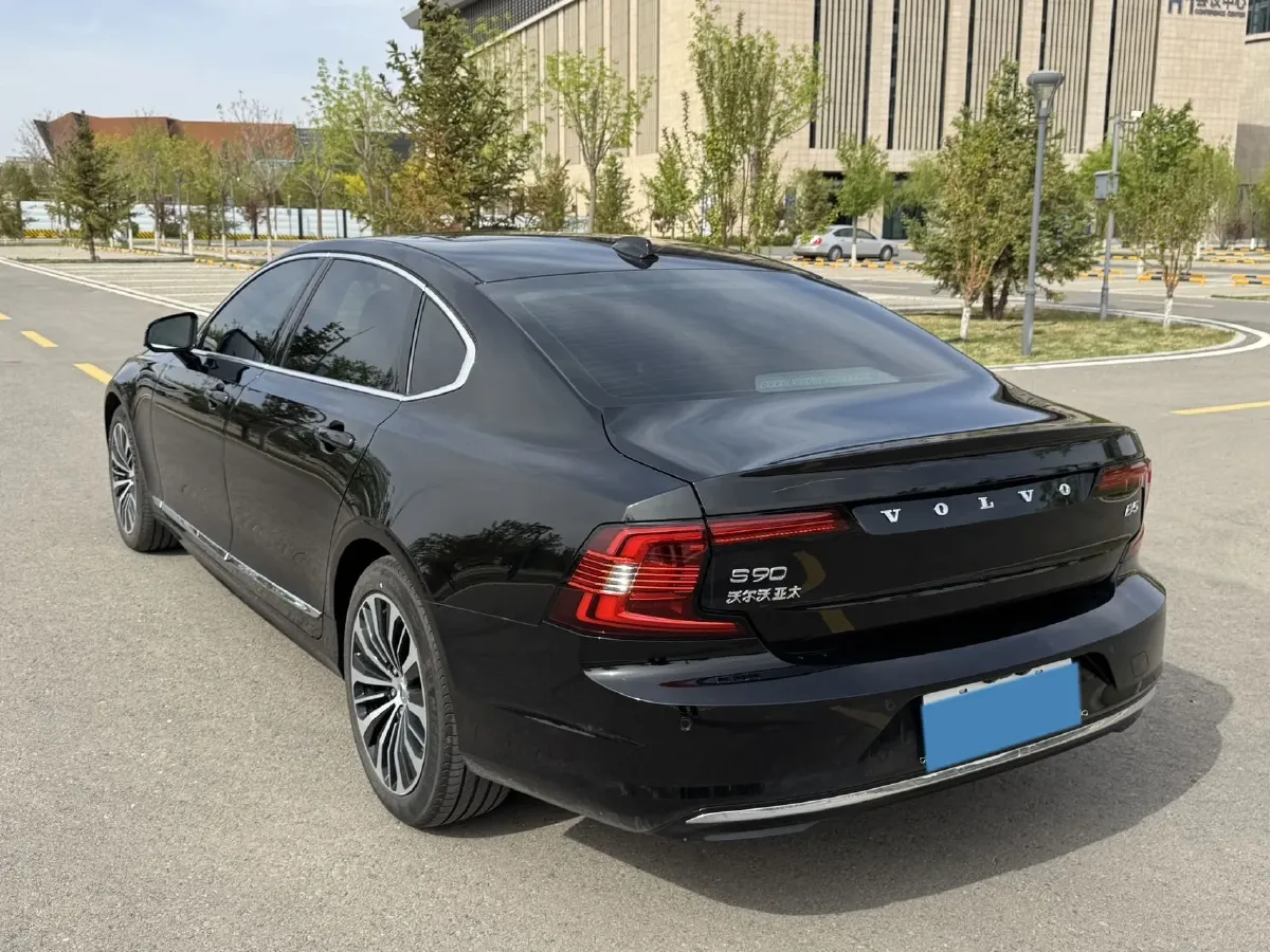 2023 Volvo S90 2.0T 250HP L4 8AT,autocango,china used car exporter,china ev exporter,chinese used car exporter,chinese used ev exporter
