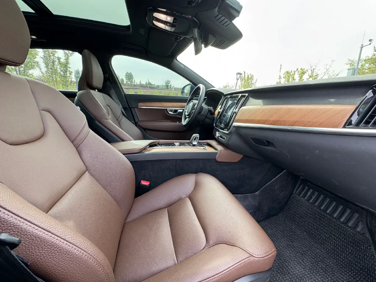 2023 Volvo S90 2.0T 250HP L4 8AT,autocango,china used car exporter,china ev exporter,chinese used car exporter,chinese used ev exporter