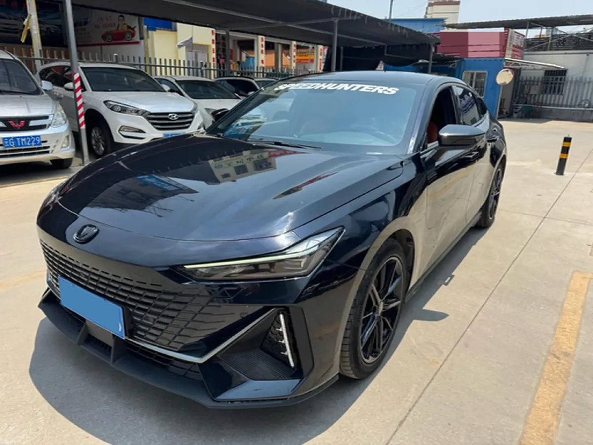 2022 ChangAn UNI-V 1.5T 188HP L4 7DCT,autocango,china used car exporter,china ev exporter,chinese used car exporter,chinese used ev exporter