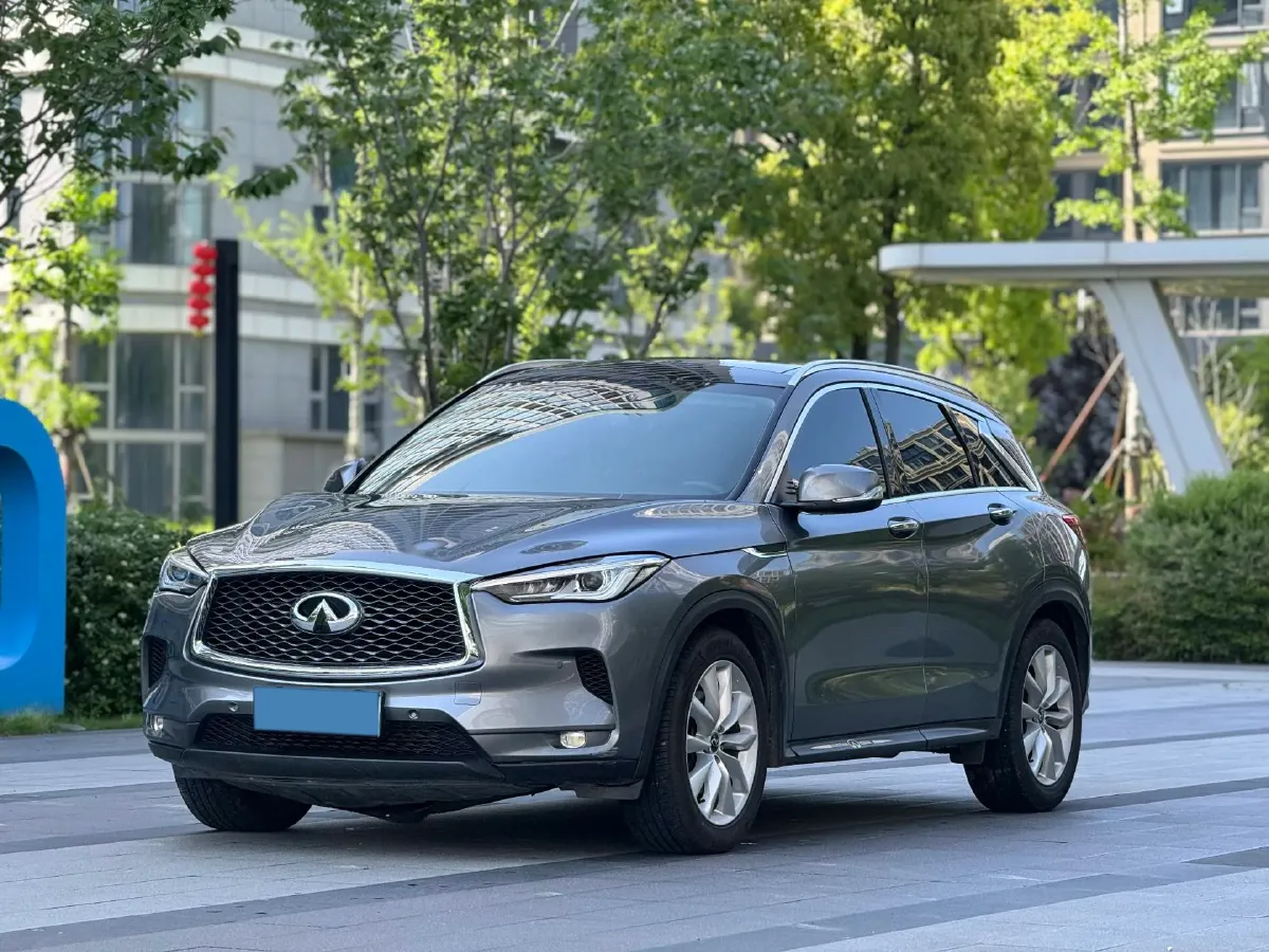 2018 Infiniti QX30 2.0T 211HP L4 7DCT,autocango,china used car exporter,china ev exporter,chinese used car exporter,chinese used ev exporter
