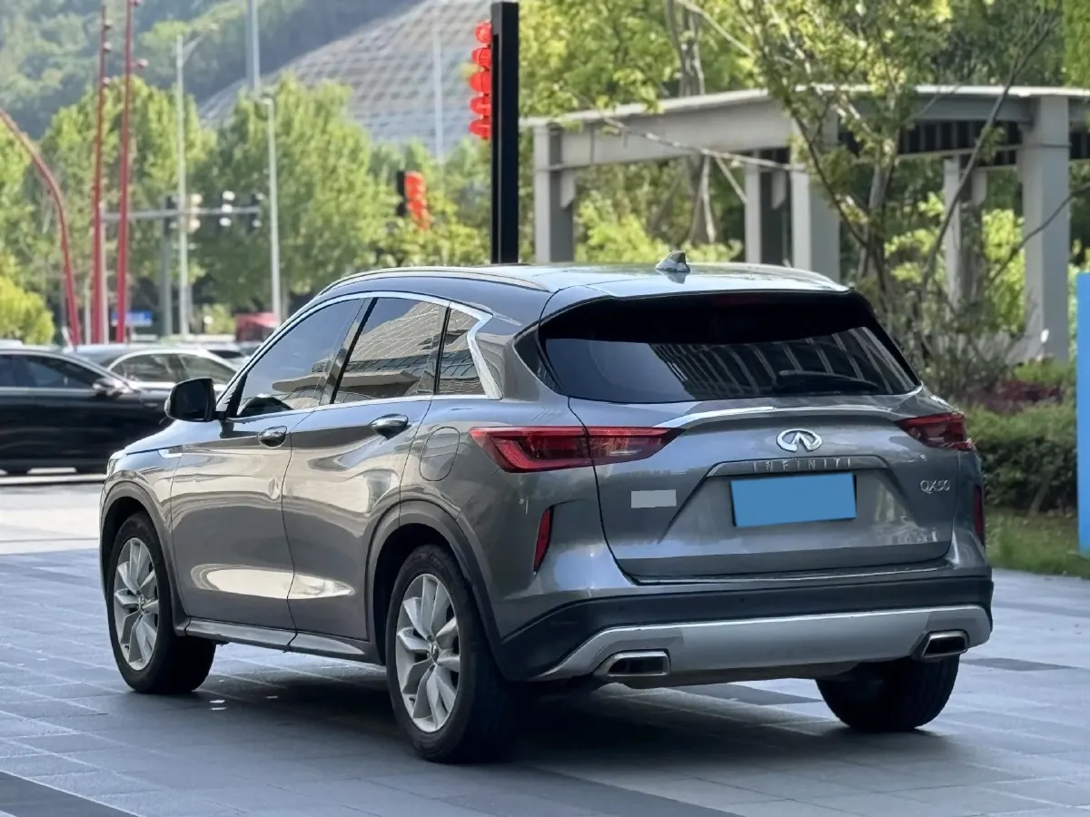 2018 Infiniti QX30 2.0T 211HP L4 7DCT,autocango,china used car exporter,china ev exporter,chinese used car exporter,chinese used ev exporter