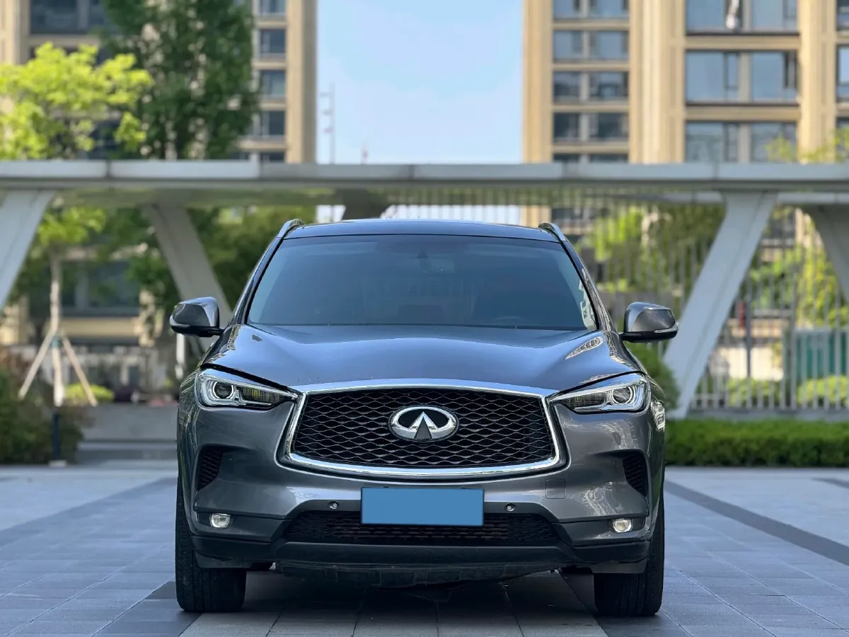 2018 Infiniti QX30 2.0T 211HP L4 7DCT,autocango,china used car exporter,china ev exporter,chinese used car exporter,chinese used ev exporter