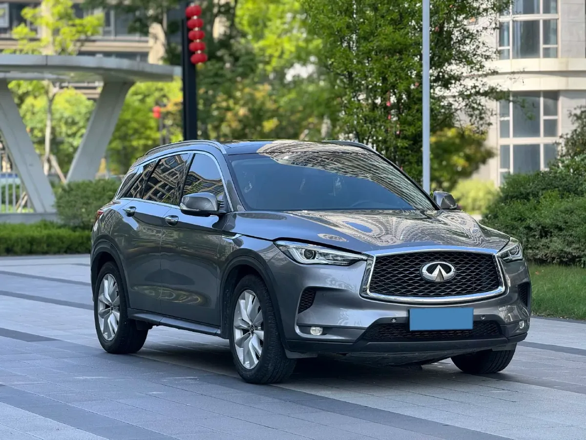 2018 Infiniti QX30 2.0T 211HP L4 7DCT,autocango,china used car exporter,china ev exporter,chinese used car exporter,chinese used ev exporter