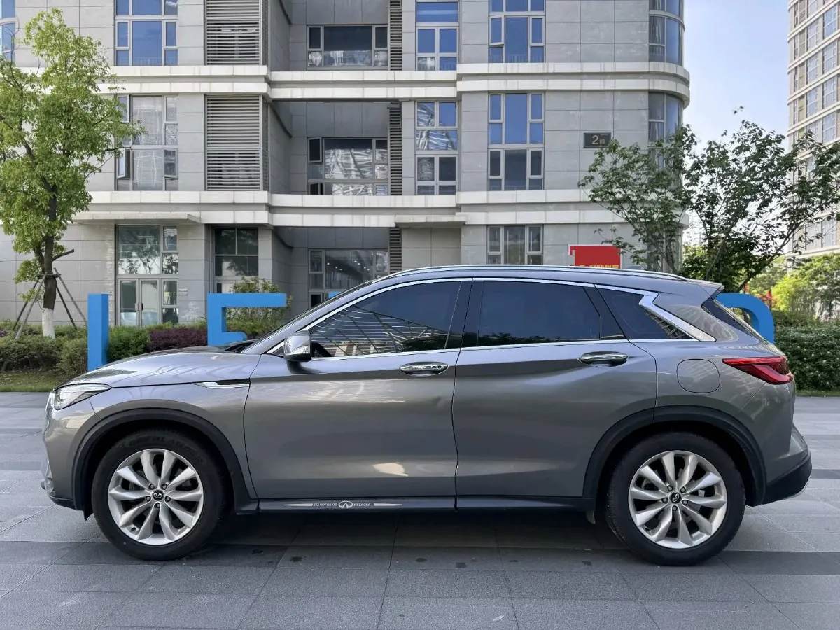 2018 Infiniti QX30 2.0T 211HP L4 7DCT,autocango,china used car exporter,china ev exporter,chinese used car exporter,chinese used ev exporter