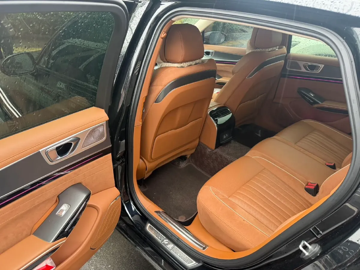 2024 HongQi H9 2.0T 252HP L4 7DCT,autocango,china used car exporter,china ev exporter,chinese used car exporter,chinese used ev exporter