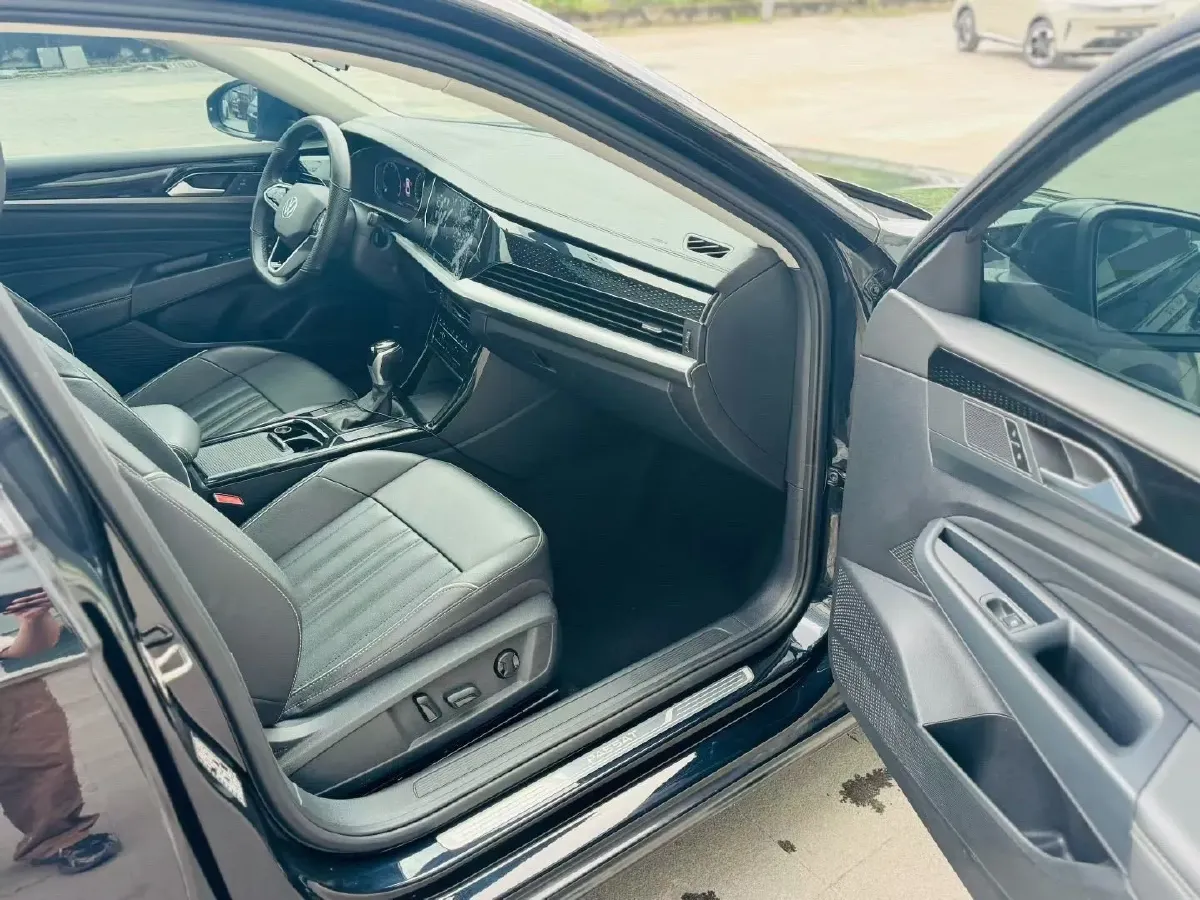 2023 Volkswagen Passat 2.0T 186HP L4 7DCT,autocango,china used car exporter,china ev exporter,chinese used car exporter,chinese used ev exporter