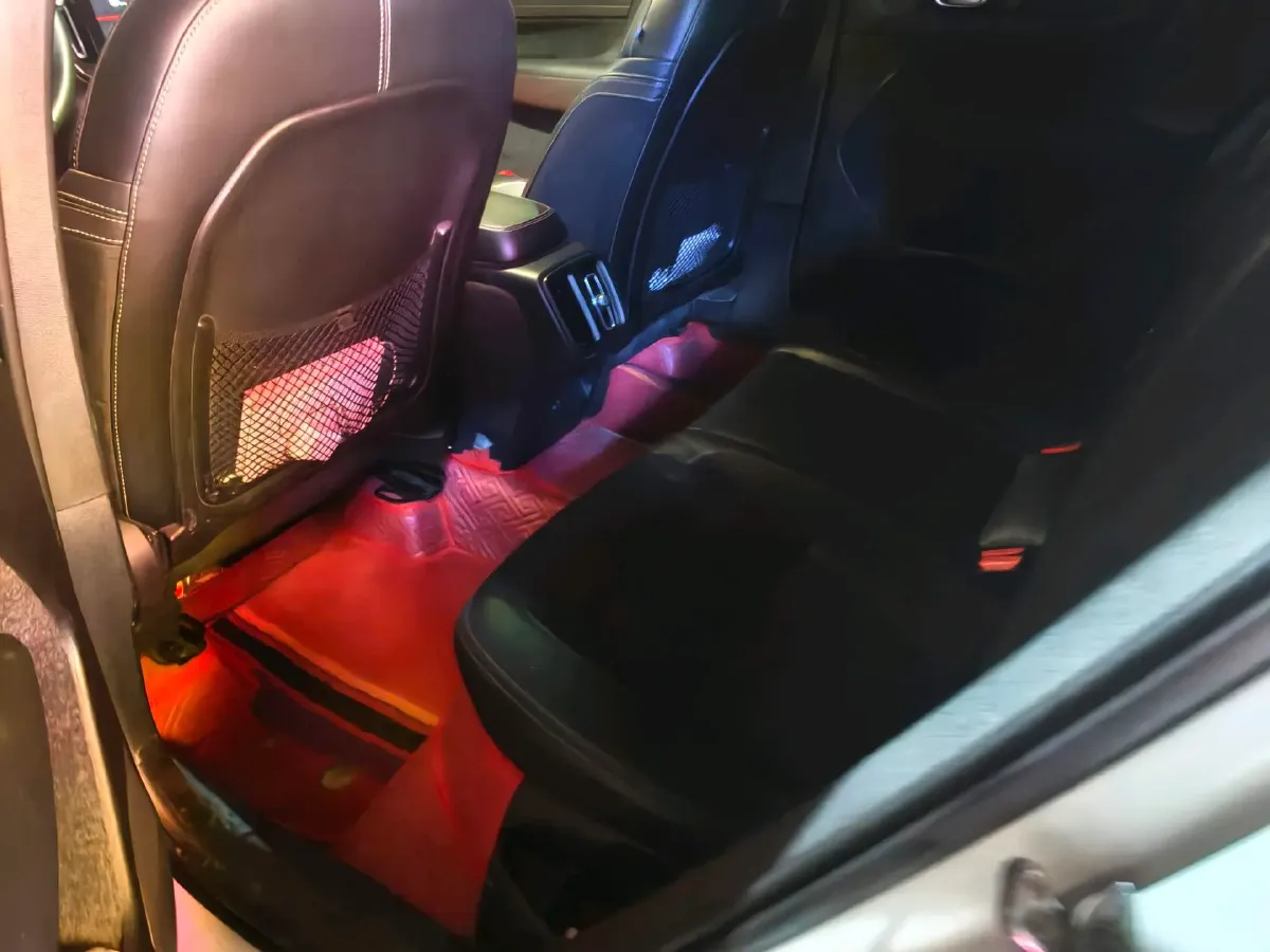 2020 Volvo XC40 1.5T 163HP L3 8AT,autocango,china used car exporter,china ev exporter,chinese used car exporter,chinese used ev exporter