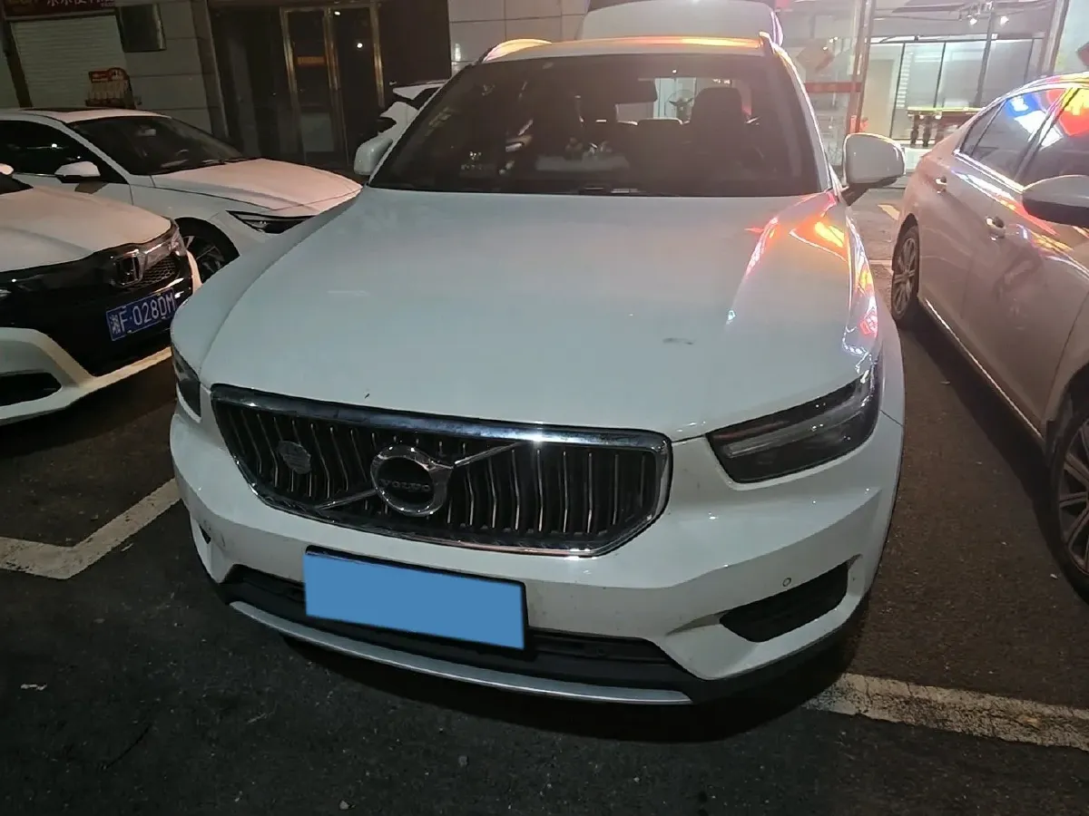 2020 Volvo XC40 1.5T 163HP L3 8AT,autocango,china used car exporter,china ev exporter,chinese used car exporter,chinese used ev exporter