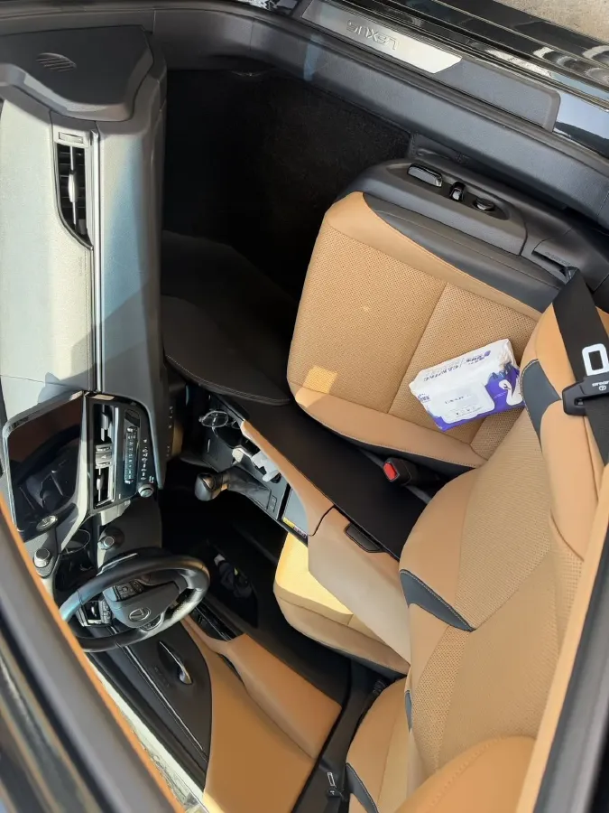 2024 Lexus ES 2.0L 173HP L4 CVT,autocango,china used car exporter,china ev exporter,chinese used car exporter,chinese used ev exporter