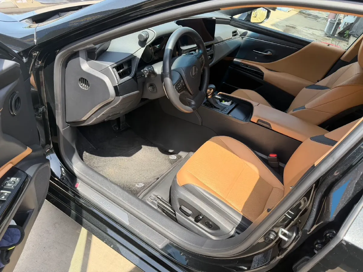 2024 Lexus ES 2.0L 173HP L4 CVT,autocango,china used car exporter,china ev exporter,chinese used car exporter,chinese used ev exporter