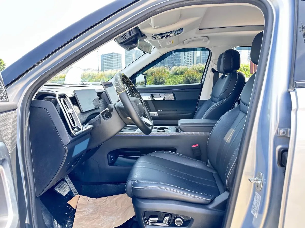 2023 Chery Exploration 06 1.6T 197HP L4 7DCT,autocango,china used car exporter,china ev exporter,chinese used car exporter,chinese used ev exporter