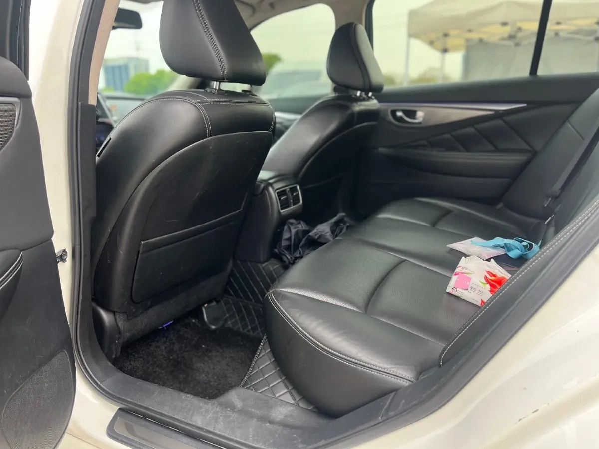 2018 Jeep Grand Commander 2.0T 265HP L4 9AT,autocango,china used car exporter,china ev exporter,chinese used car exporter,chinese used ev exporter