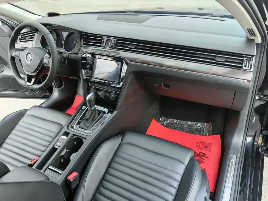 2019 Volkswagen Magotan 2.0T 186HP L4 7DCT,autocango,china used car exporter,china ev exporter,chinese used car exporter,chinese used ev exporter
