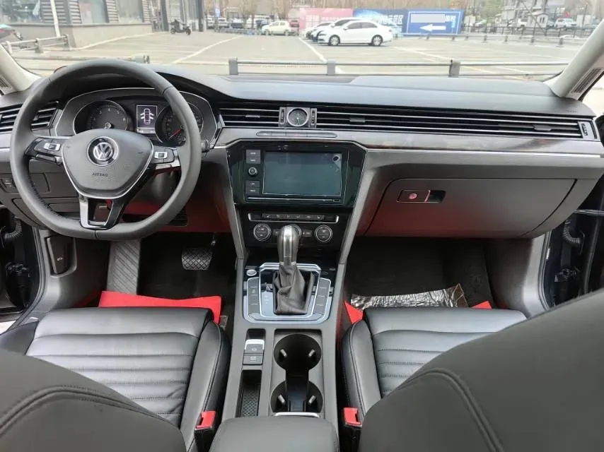 2019 Volkswagen Magotan 2.0T 186HP L4 7DCT,autocango,china used car exporter,china ev exporter,chinese used car exporter,chinese used ev exporter