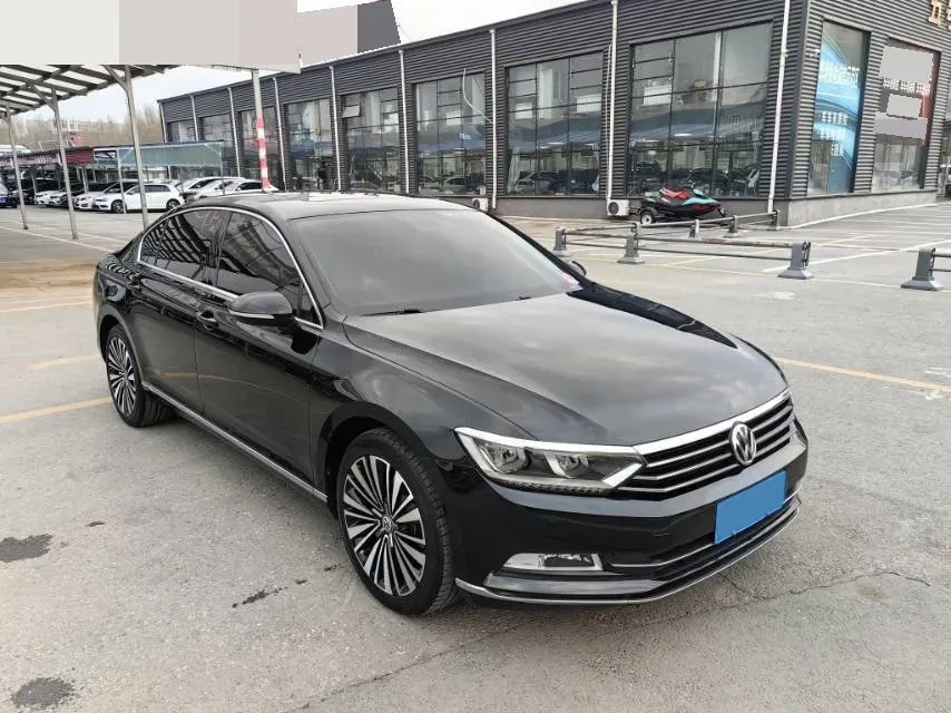2019 Volkswagen Magotan 2.0T 186HP L4 7DCT,autocango,china used car exporter,china ev exporter,chinese used car exporter,chinese used ev exporter