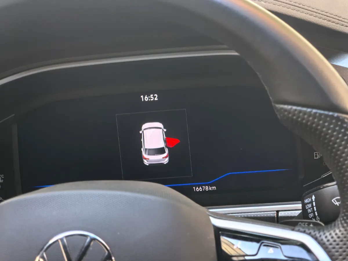 2023 Volkswagen T-Roc 1.5T 160HP L4 7DCT,autocango,china used car exporter,china ev exporter,chinese used car exporter,chinese used ev exporter