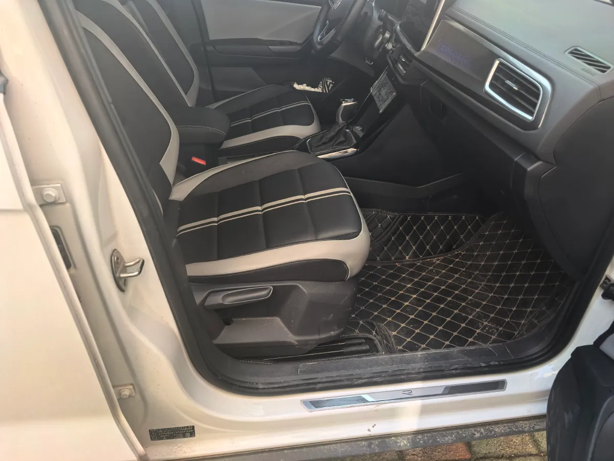 2023 Volkswagen T-Roc 1.5T 160HP L4 7DCT,autocango,china used car exporter,china ev exporter,chinese used car exporter,chinese used ev exporter