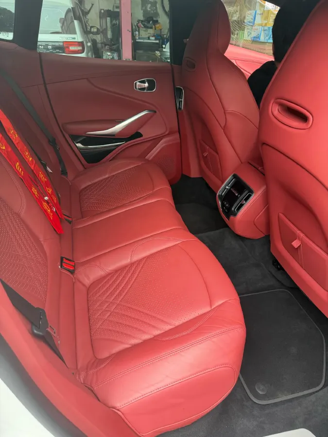 2022 Aston Martin DBX 3.0T 435HP L6 9AT,autocango,china used car exporter,china ev exporter,chinese used car exporter,chinese used ev exporter