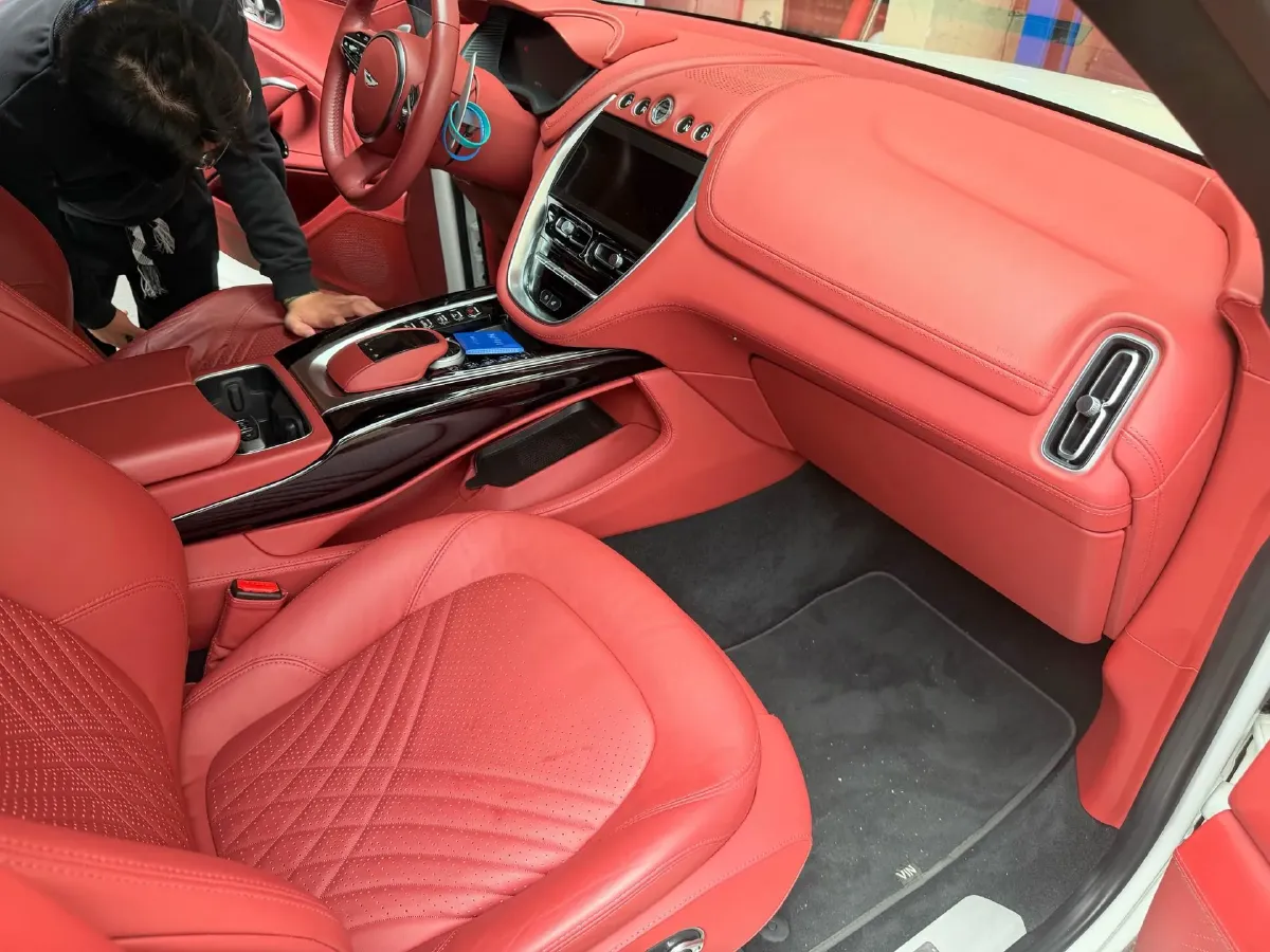 2022 Aston Martin DBX 3.0T 435HP L6 9AT,autocango,china used car exporter,china ev exporter,chinese used car exporter,chinese used ev exporter