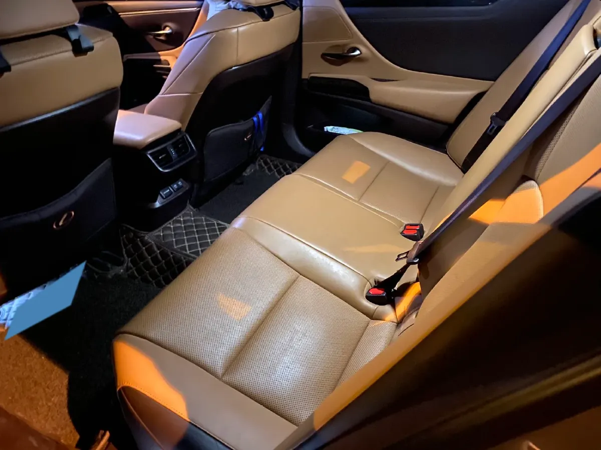 2018 Lexus ES 2.0L 167HP L4 6AT,autocango,china used car exporter,china ev exporter,chinese used car exporter,chinese used ev exporter