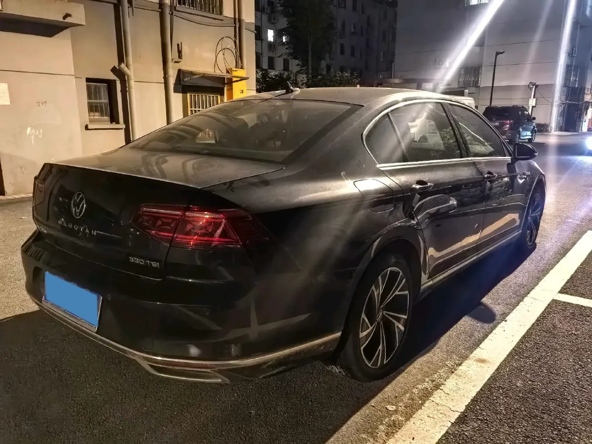 2021 Volkswagen Magotan 2.0T 186HP L4 7DCT,autocango,china used car exporter,china ev exporter,chinese used car exporter,chinese used ev exporter