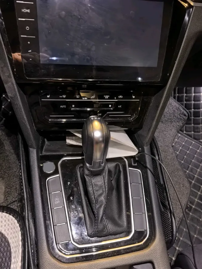 2021 Volkswagen Magotan 2.0T 186HP L4 7DCT,autocango,china used car exporter,china ev exporter,chinese used car exporter,chinese used ev exporter