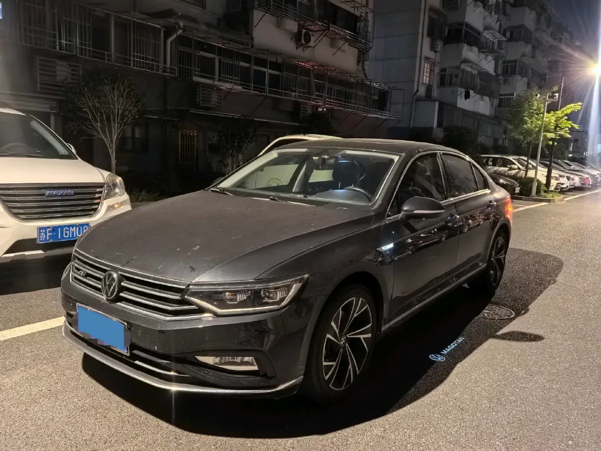 2021 Volkswagen Magotan 2.0T 186HP L4 7DCT,autocango,china used car exporter,china ev exporter,chinese used car exporter,chinese used ev exporter