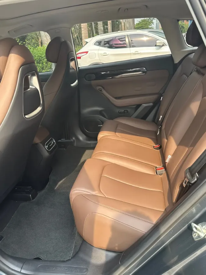 2023 Leapmotor C11 Range Extended 131HP REEV 43.74KWH,autocango,china used car exporter,china ev exporter,chinese used car exporter,chinese used ev exporter