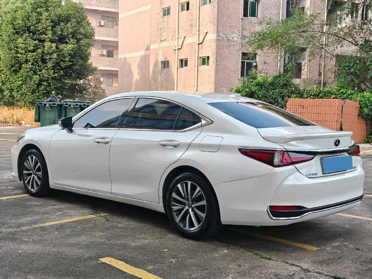 2020 Lexus ES 2.0L 173HP L4 CVT,autocango,china used car exporter,china ev exporter,chinese used car exporter,chinese used ev exporter