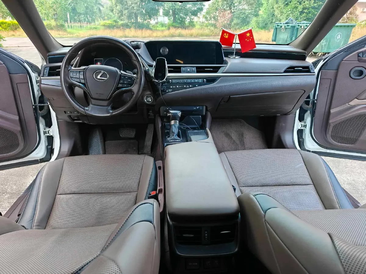 2020 Lexus ES 2.0L 173HP L4 CVT,autocango,china used car exporter,china ev exporter,chinese used car exporter,chinese used ev exporter