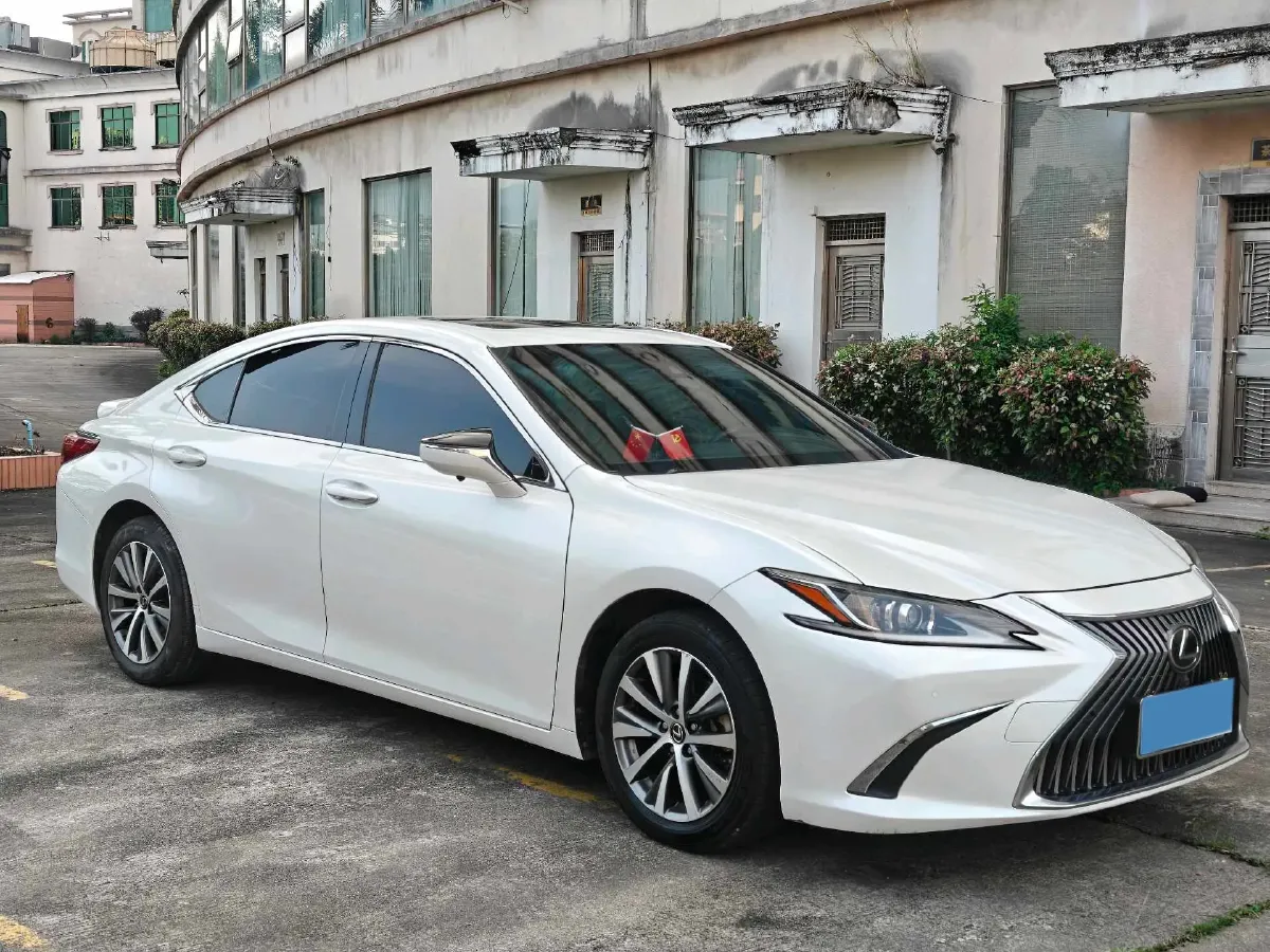 2020 Lexus ES 2.0L 173HP L4 CVT,autocango,china used car exporter,china ev exporter,chinese used car exporter,chinese used ev exporter