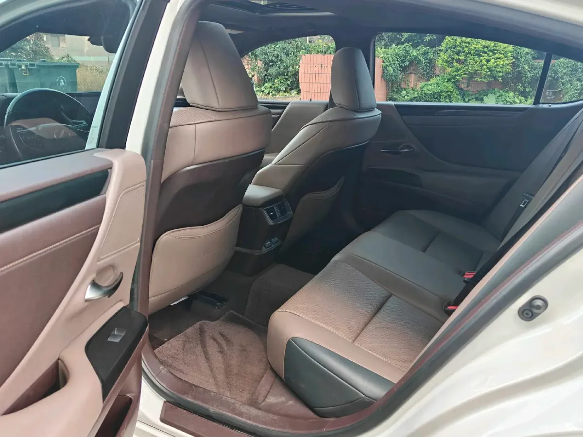 2020 Lexus ES 2.0L 173HP L4 CVT,autocango,china used car exporter,china ev exporter,chinese used car exporter,chinese used ev exporter