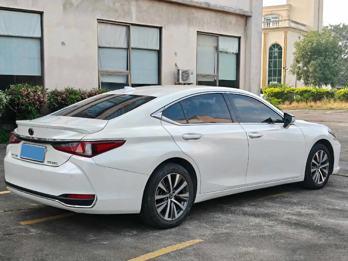 2020 Lexus ES 2.0L 173HP L4 CVT,autocango,china used car exporter,china ev exporter,chinese used car exporter,chinese used ev exporter