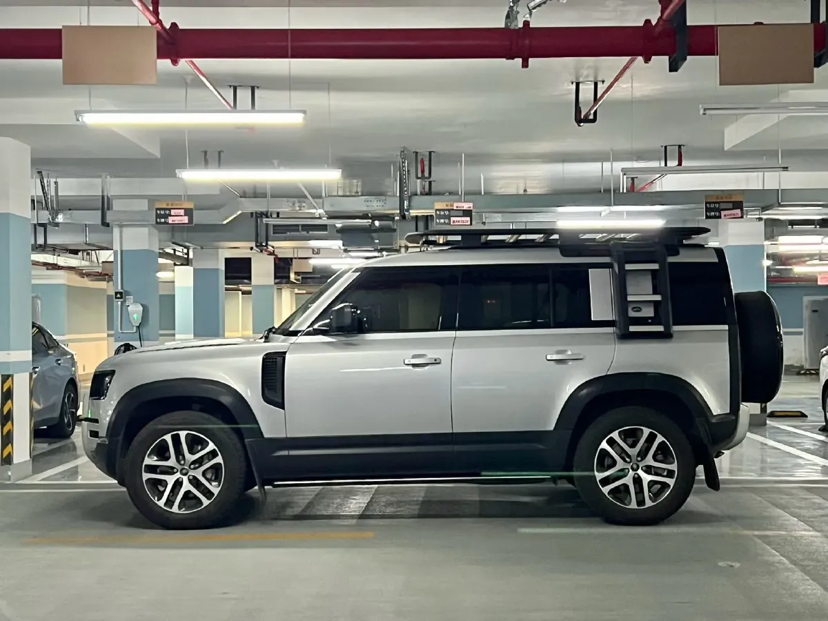 2023 Land Rover Defender 3.0T 400HP L6 8AT,autocango,china used car exporter,china ev exporter,chinese used car exporter,chinese used ev exporter