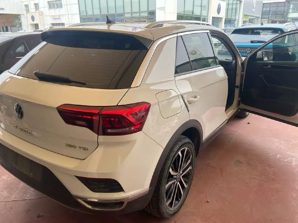 2022 Volkswagen T-Roc 1.4T 150HP L4 7DCT,autocango,china used car exporter,china ev exporter,chinese used car exporter,chinese used ev exporter