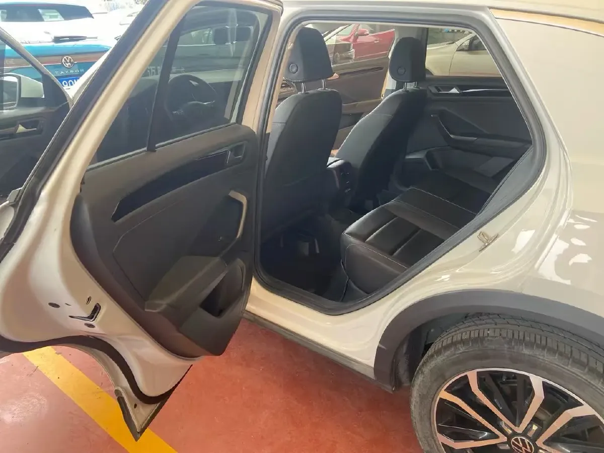 2022 Volkswagen T-Roc 1.4T 150HP L4 7DCT,autocango,china used car exporter,china ev exporter,chinese used car exporter,chinese used ev exporter