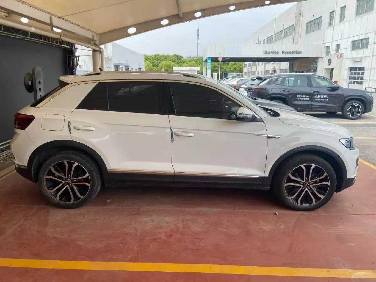 2022 Volkswagen T-Roc 1.4T 150HP L4 7DCT,autocango,china used car exporter,china ev exporter,chinese used car exporter,chinese used ev exporter