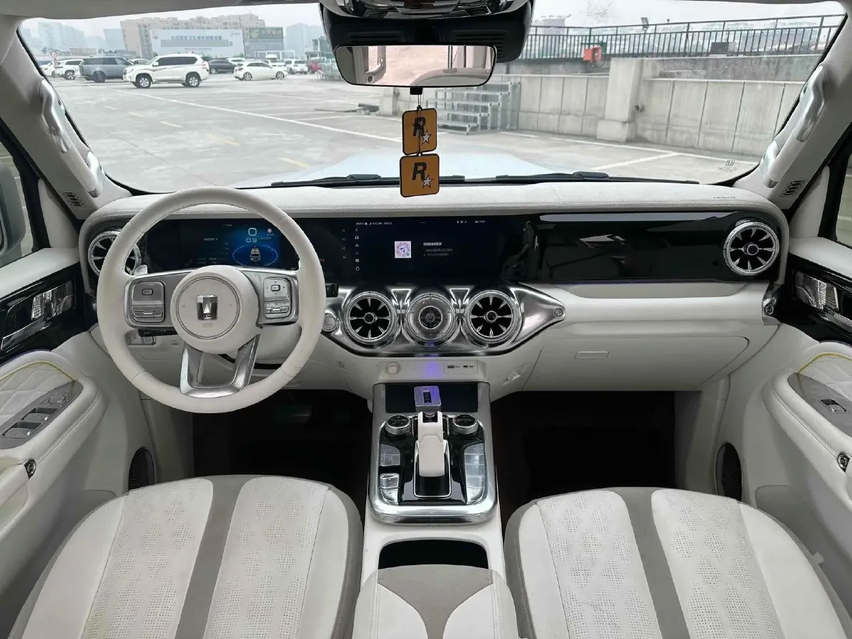 2021 Cyberspace 300 2.0T 227HP L4 8AT,autocango,china used car exporter,china ev exporter,chinese used car exporter,chinese used ev exporter