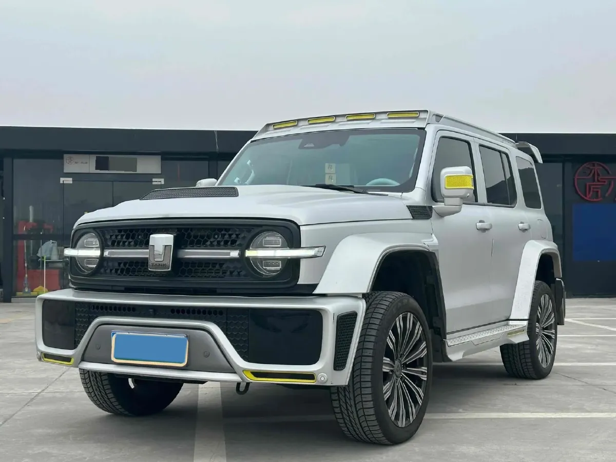 2021 Cyberspace 300 2.0T 227HP L4 8AT,autocango,china used car exporter,china ev exporter,chinese used car exporter,chinese used ev exporter