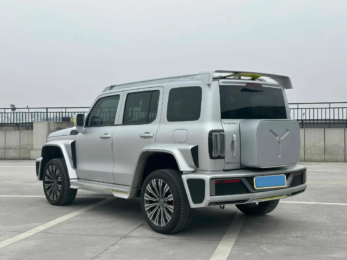 2021 Cyberspace 300 2.0T 227HP L4 8AT,autocango,china used car exporter,china ev exporter,chinese used car exporter,chinese used ev exporter