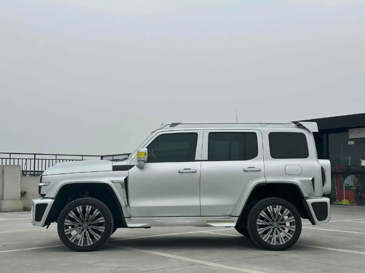 2021 Cyberspace 300 2.0T 227HP L4 8AT,autocango,china used car exporter,china ev exporter,chinese used car exporter,chinese used ev exporter