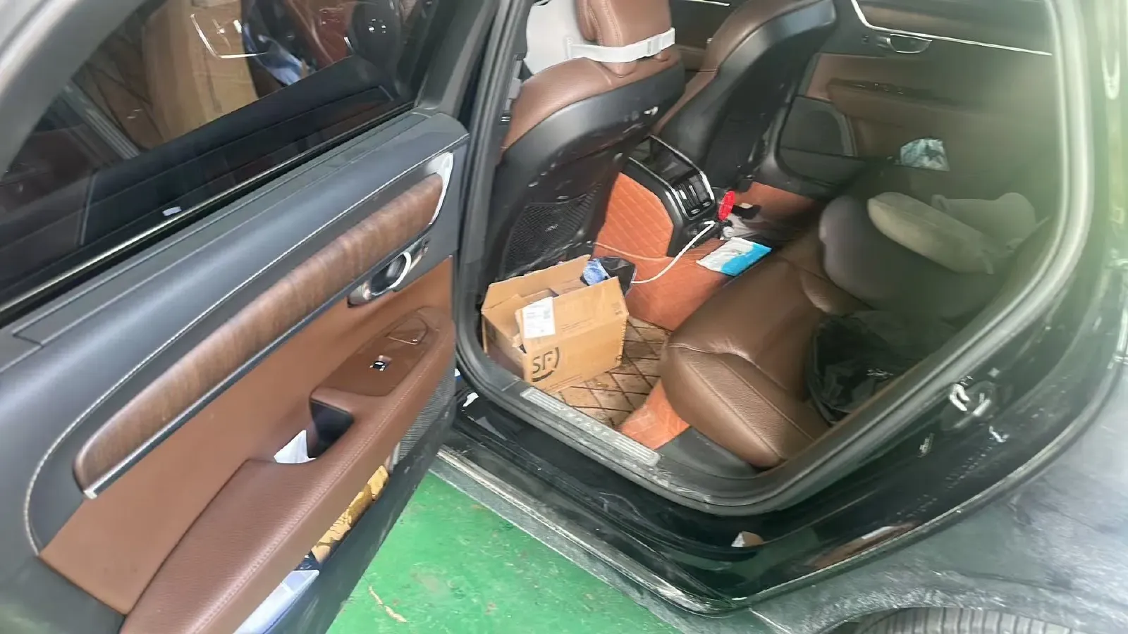 2021 Volvo S90 2.0T 250HP L4 8AT,autocango,china used car exporter,china ev exporter,chinese used car exporter,chinese used ev exporter