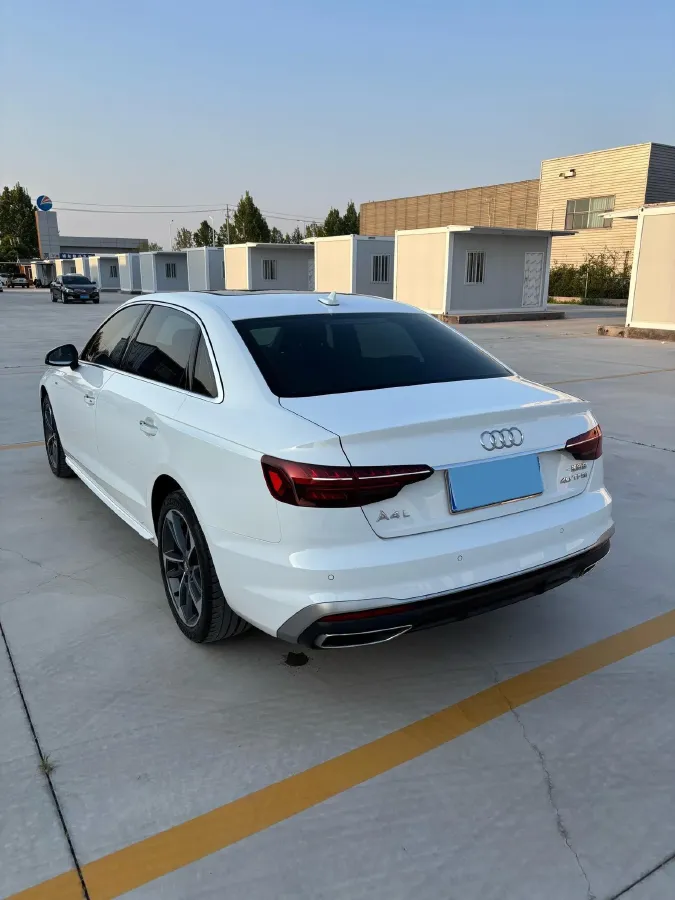 2020 Audi A4L 2.0T 190HP L4 7DCT,autocango,china used car exporter,china ev exporter,chinese used car exporter,chinese used ev exporter