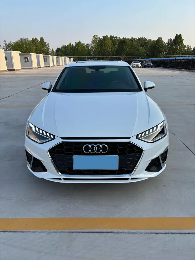 2020 Audi A4L 2.0T 190HP L4 7DCT,autocango,china used car exporter,china ev exporter,chinese used car exporter,chinese used ev exporter