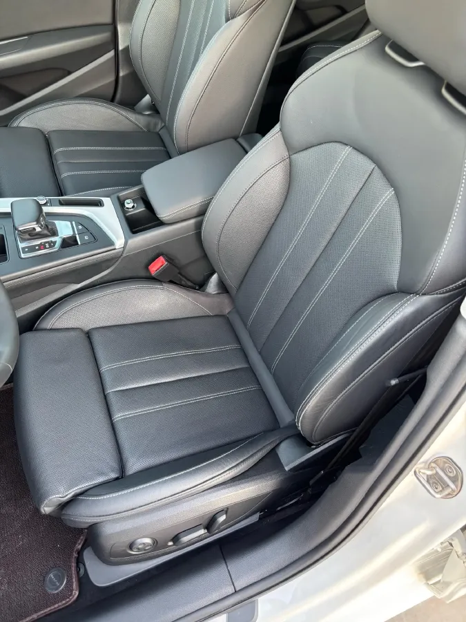 2020 Audi A4L 2.0T 190HP L4 7DCT,autocango,china used car exporter,china ev exporter,chinese used car exporter,chinese used ev exporter