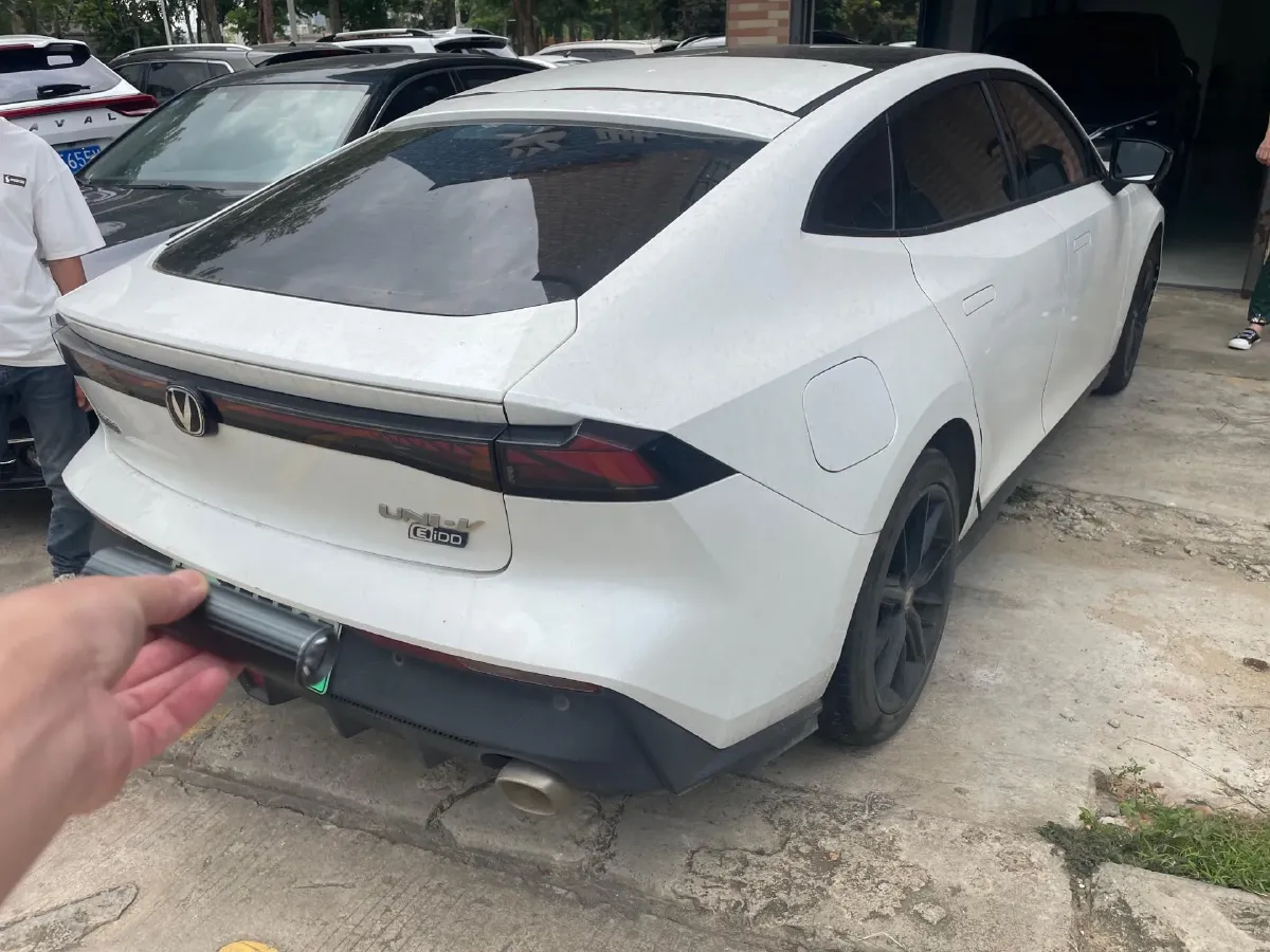 2023 ChangAn UNI-V iDD 1.5T 170HP L4 6TCT PHEV 18.4KWH,autocango,china used car exporter,china ev exporter,chinese used car exporter,chinese used ev exporter