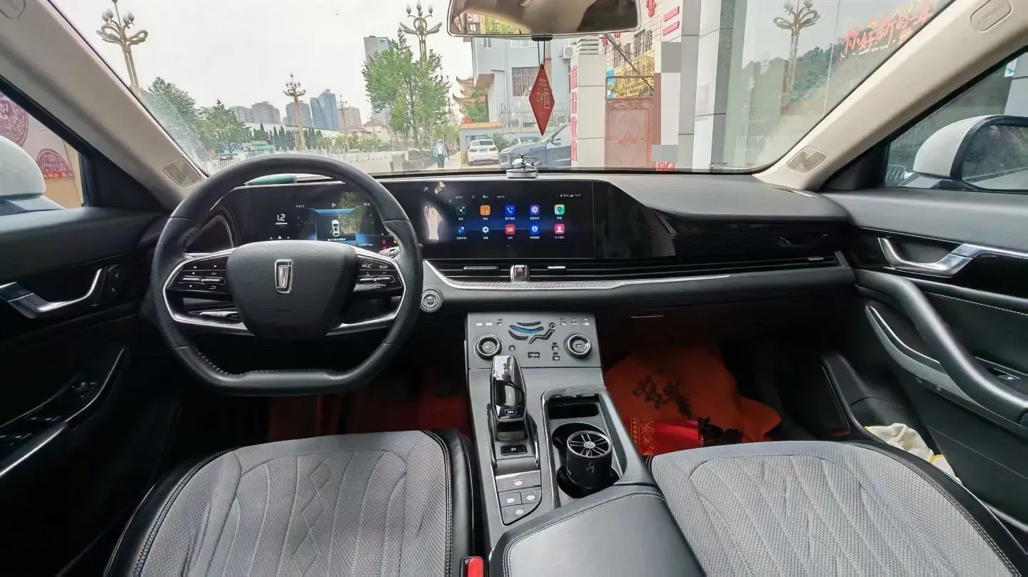 2021 Bestune B70 1.5T 169HP L4 7DCT,autocango,china used car exporter,china ev exporter,chinese used car exporter,chinese used ev exporter