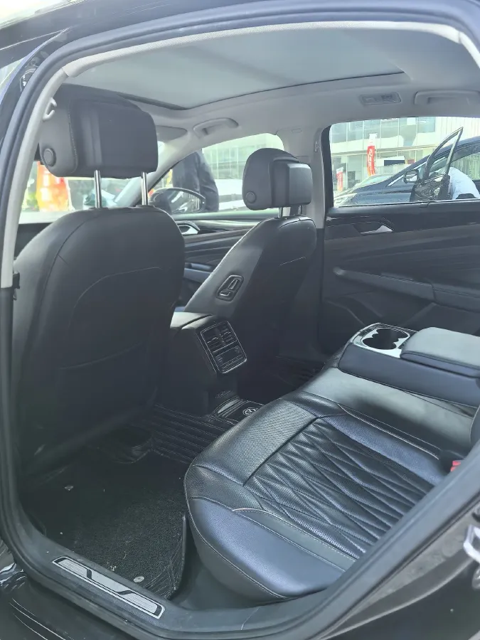 2019 Volvo V40 1.5T 152HP L4 6AT,autocango,china used car exporter,china ev exporter,chinese used car exporter,chinese used ev exporter