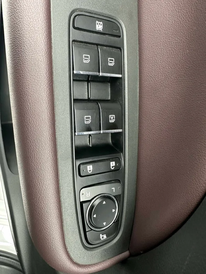 2021 GAC Trumpchi M6 1.5T 169HP L4 6AT,autocango,china used car exporter,china ev exporter,chinese used car exporter,chinese used ev exporter